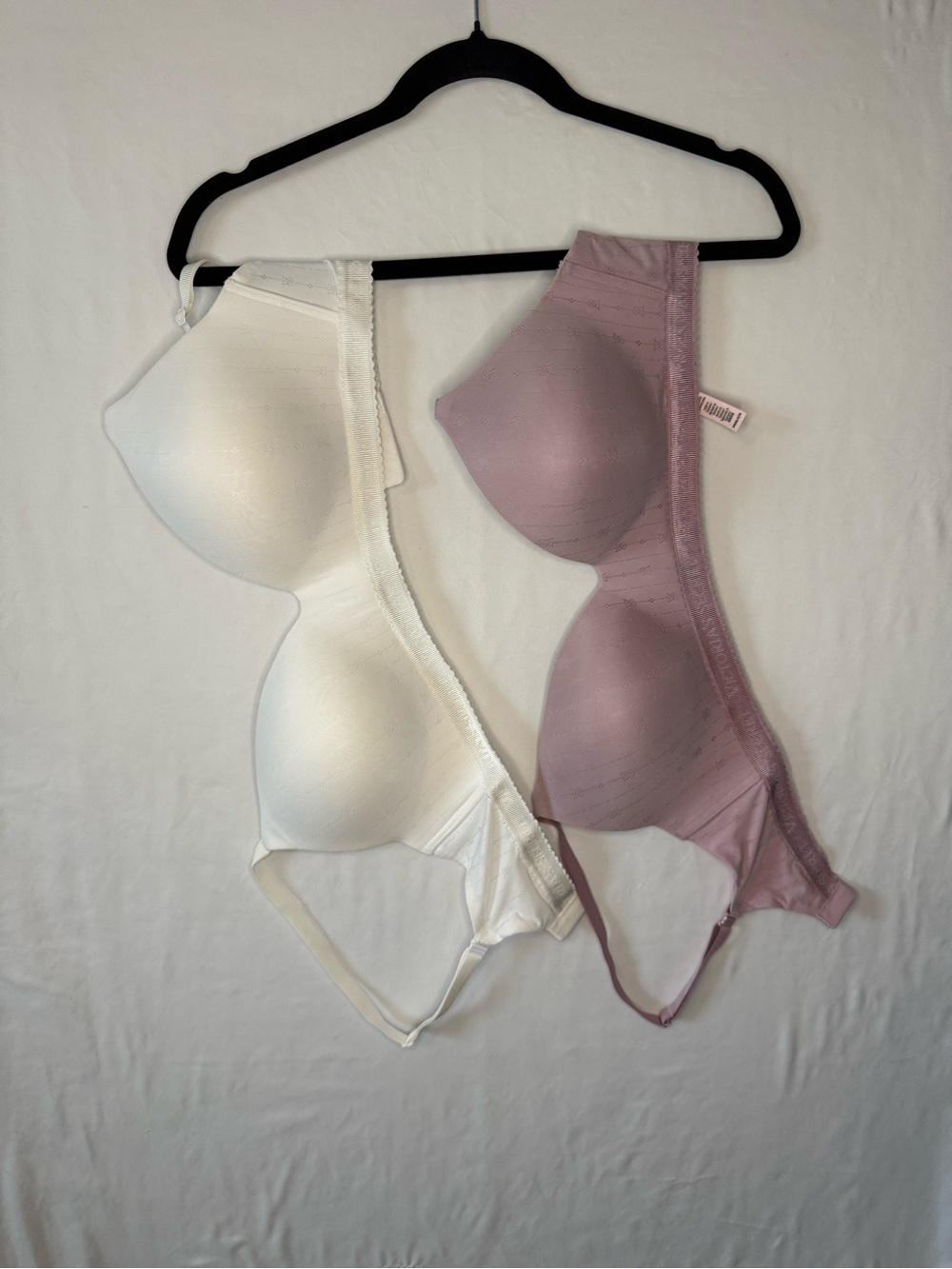 Victorias Secret tshirt lightly lined wireless 2 bras 34DD